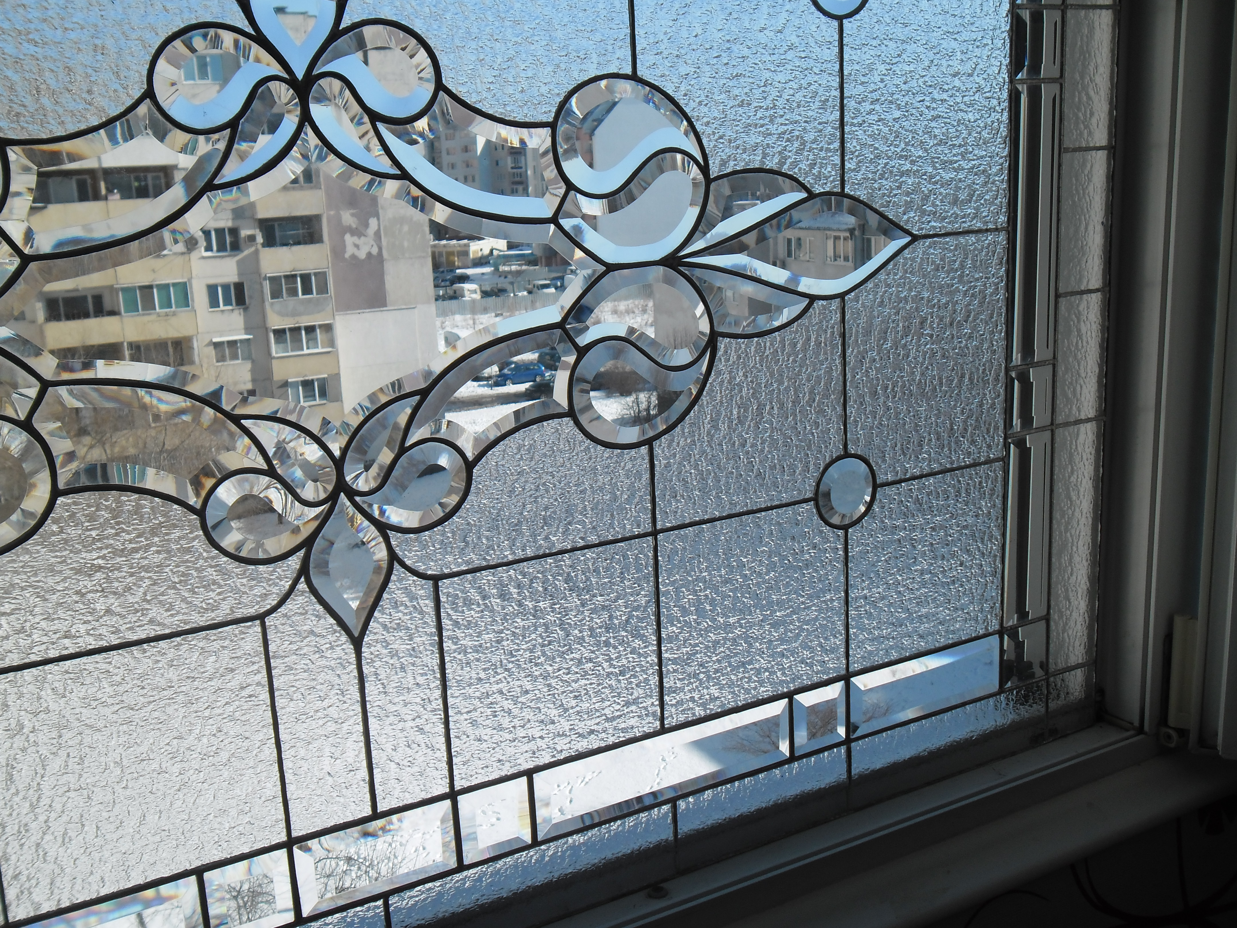 Door Model 320 — Regal Fleur stained glass detail