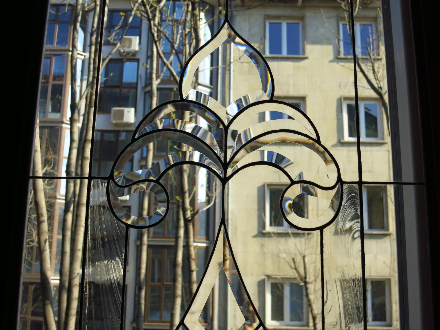 Door Model 323 — Regal Fleur stained glass detail