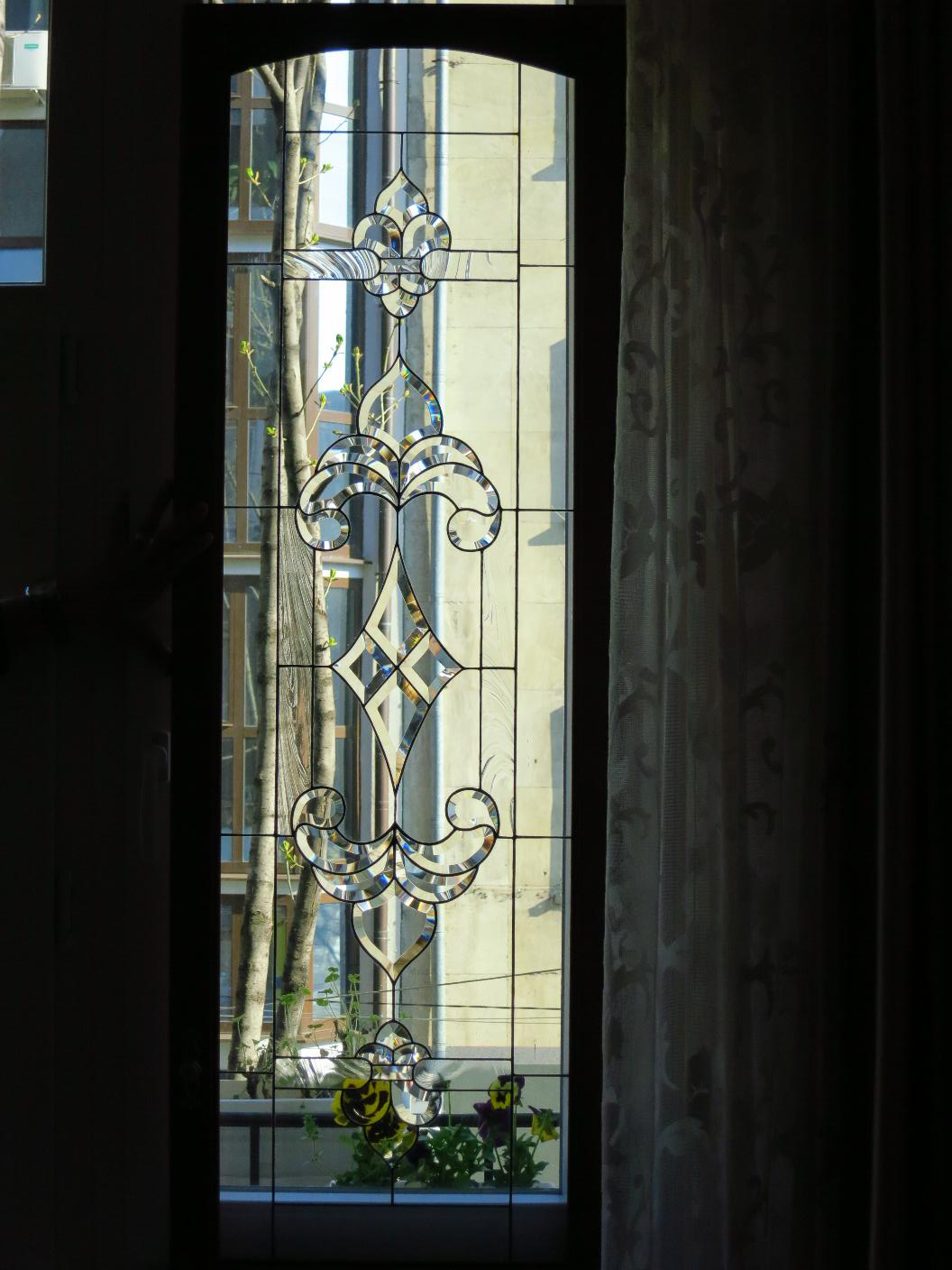 Door Model 323 — Regal Fleur detail