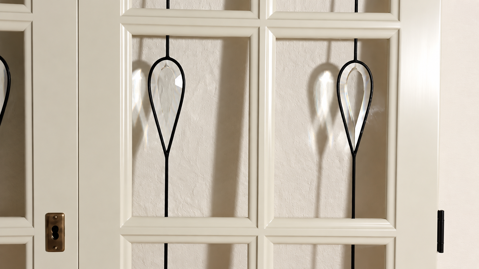 Door Model 340 — Ivory Harmony stained glass detail
