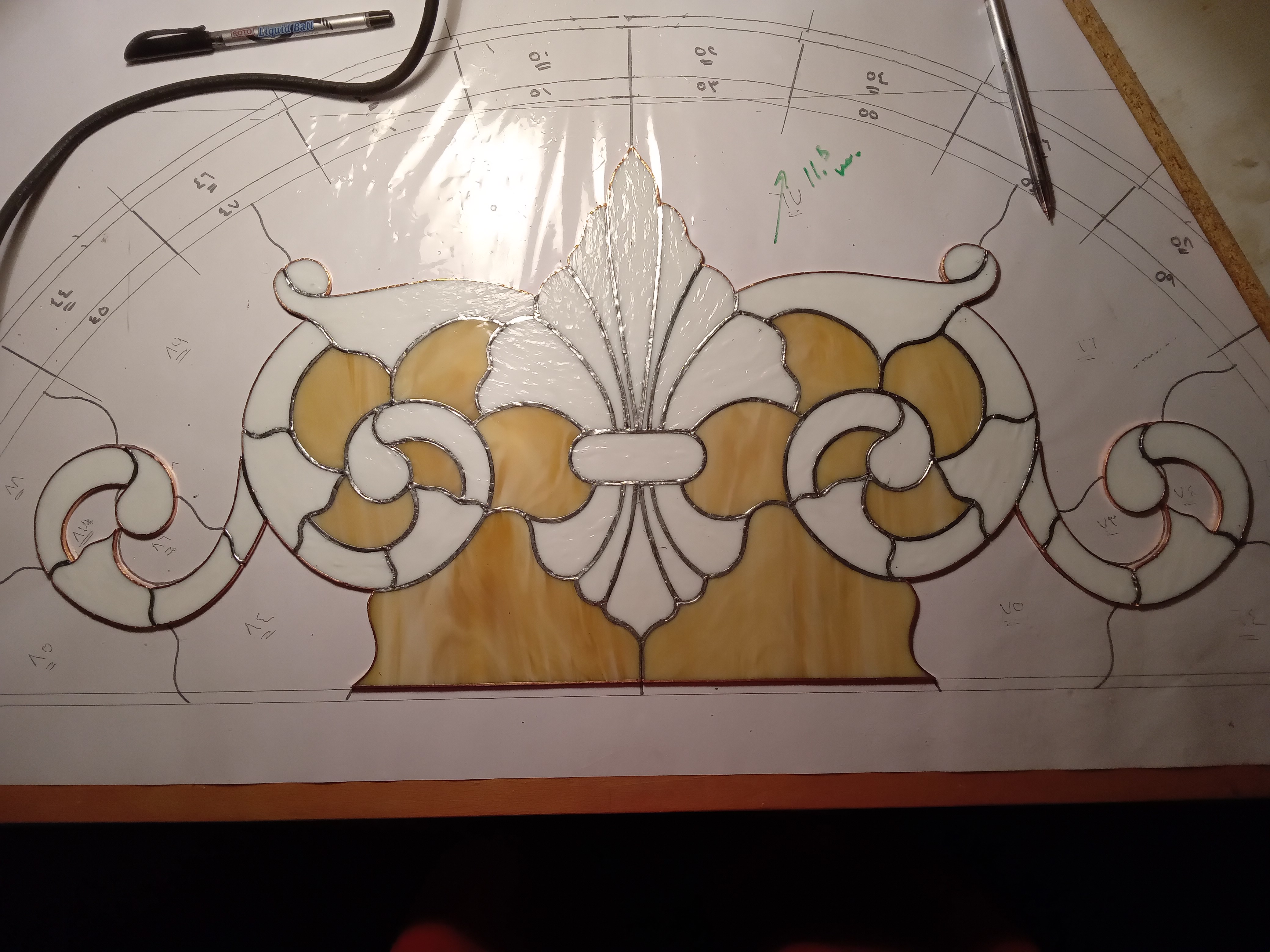 Panel Model 513 Regal Fleur stained glass detail