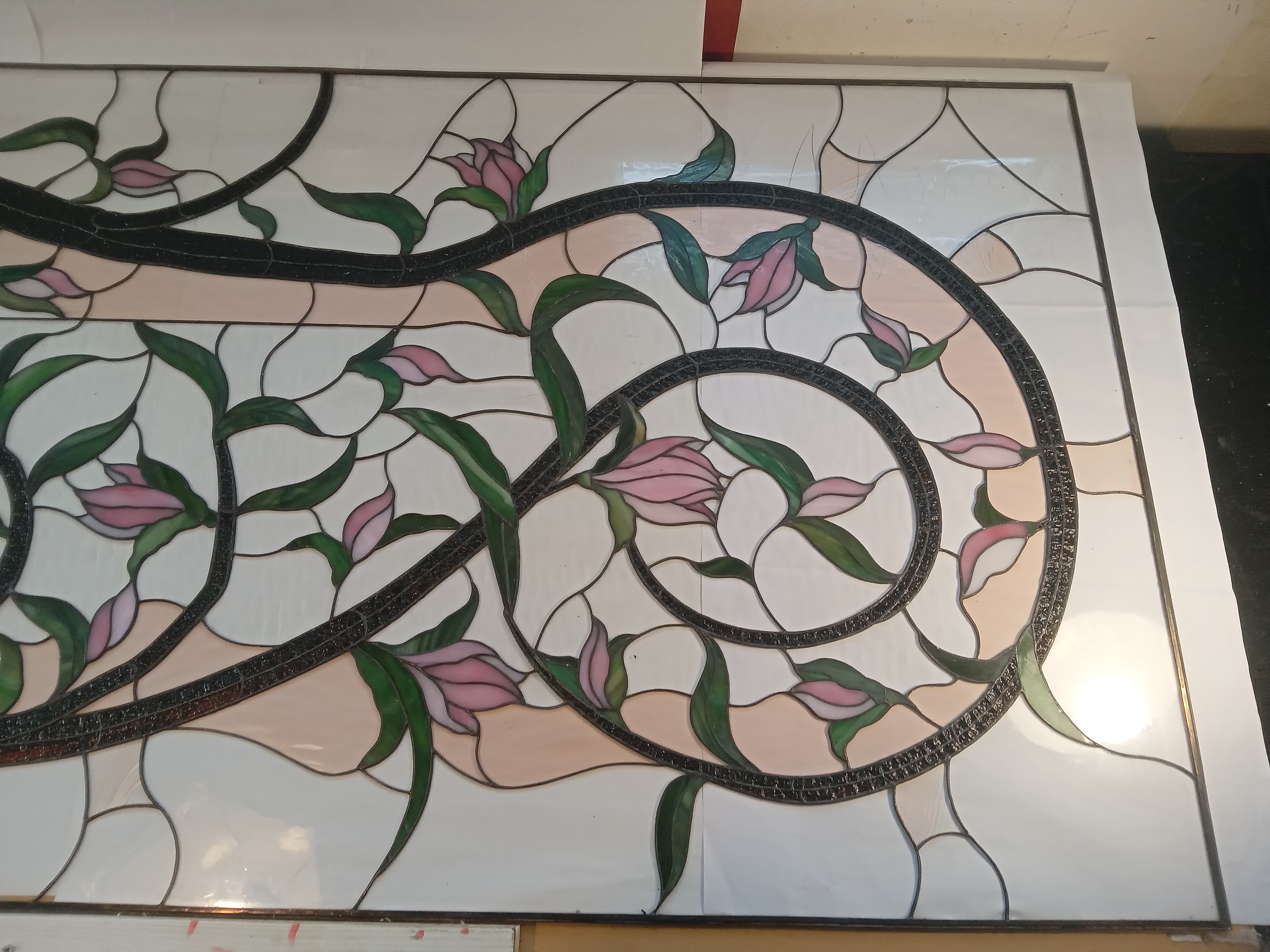 Window Model 600 — Magnolia Vine stained glass detail